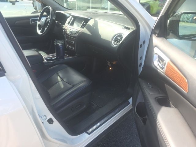 2017 Nissan Pathfinder Platinum