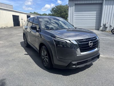 2024 Nissan Pathfinder S