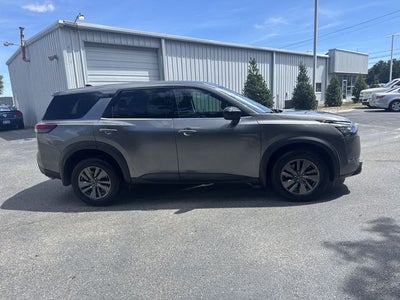 2024 Nissan Pathfinder S