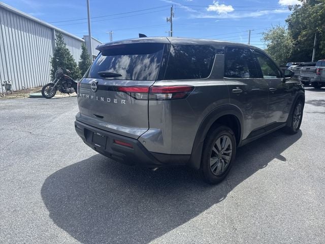2024 Nissan Pathfinder S