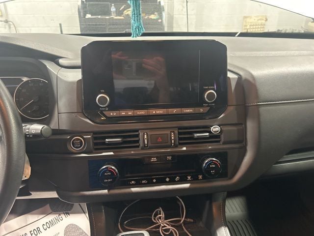 2024 Nissan Pathfinder S