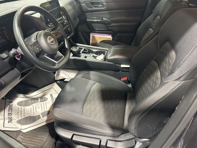 2024 Nissan Pathfinder S