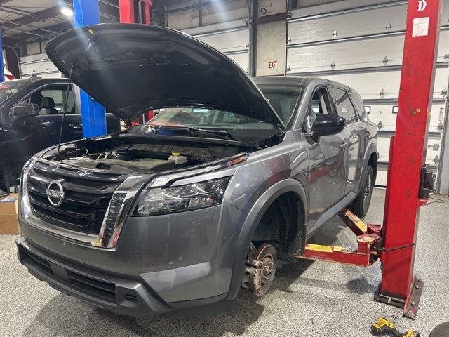 2024 Nissan Pathfinder S
