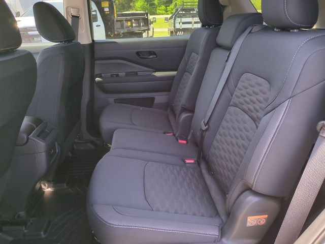 2025 Nissan Pathfinder S
