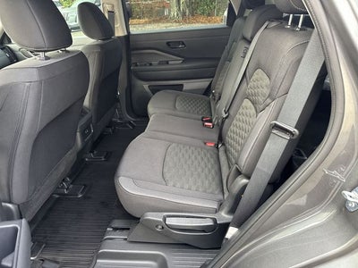 2024 Nissan Pathfinder S