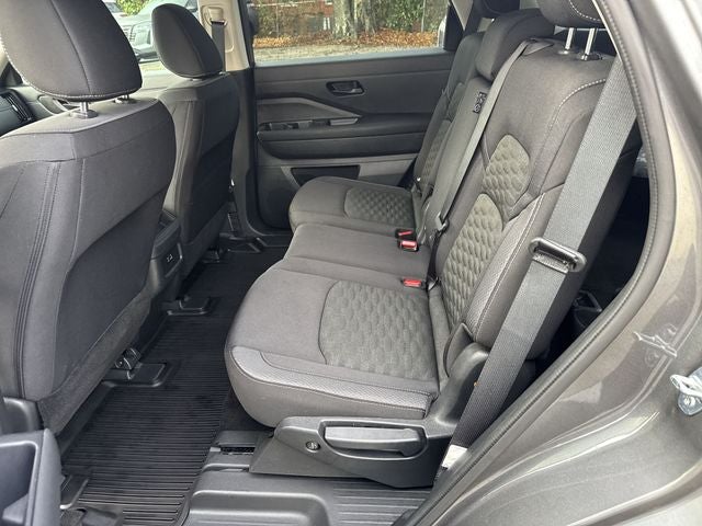 2024 Nissan Pathfinder S