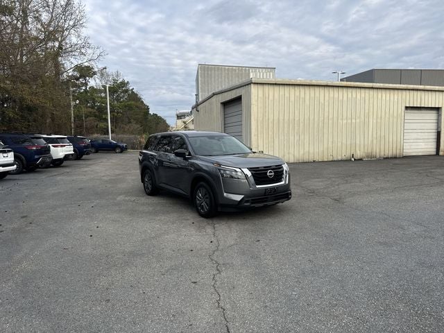 2024 Nissan Pathfinder S
