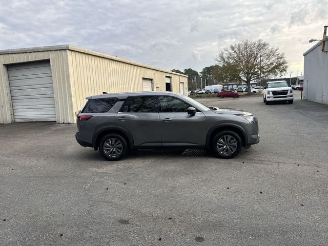 2024 Nissan Pathfinder S