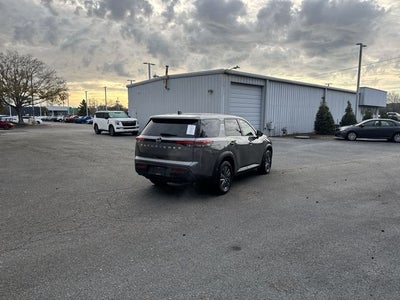 2024 Nissan Pathfinder S