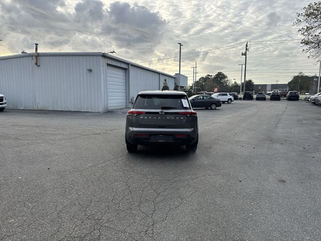 2024 Nissan Pathfinder S