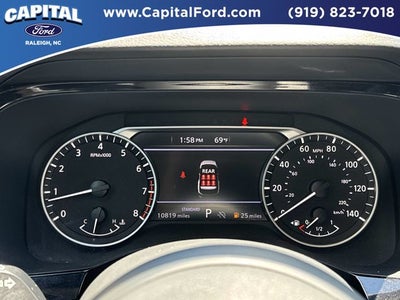 2025 Nissan Pathfinder SV