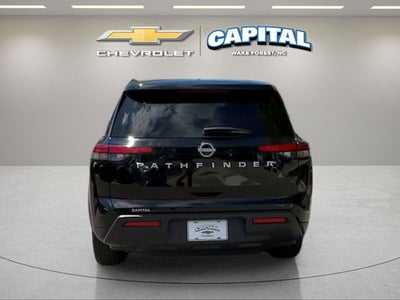 2025 Nissan Pathfinder SV