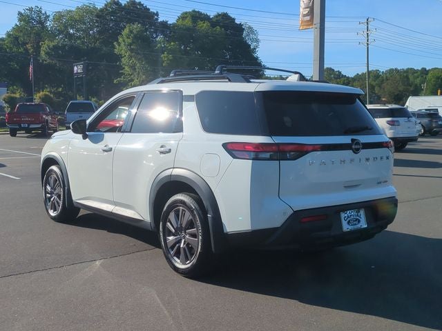 2022 Nissan Pathfinder SV
