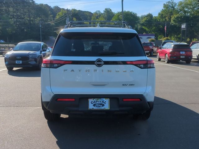 2022 Nissan Pathfinder SV