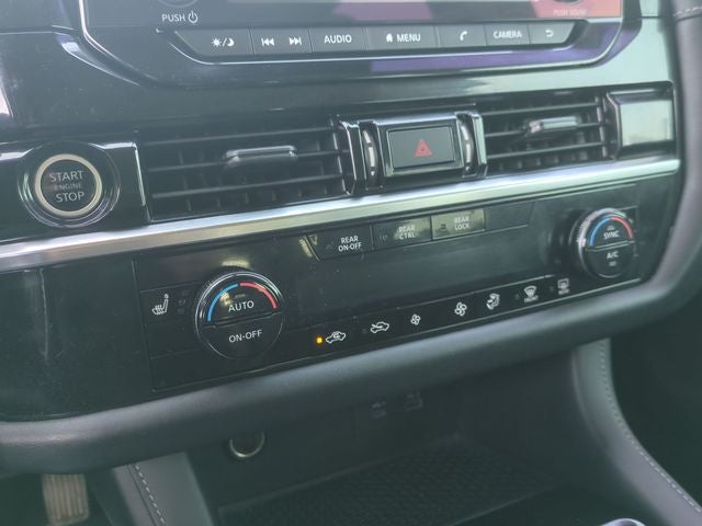 2022 Nissan Pathfinder SV