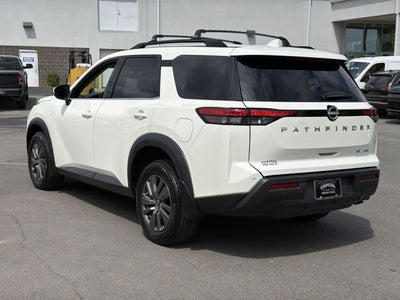 2024 Nissan Pathfinder SV