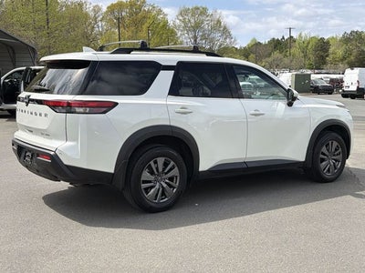 2024 Nissan Pathfinder SV