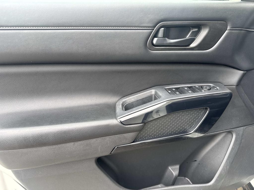 2023 Nissan Pathfinder SV