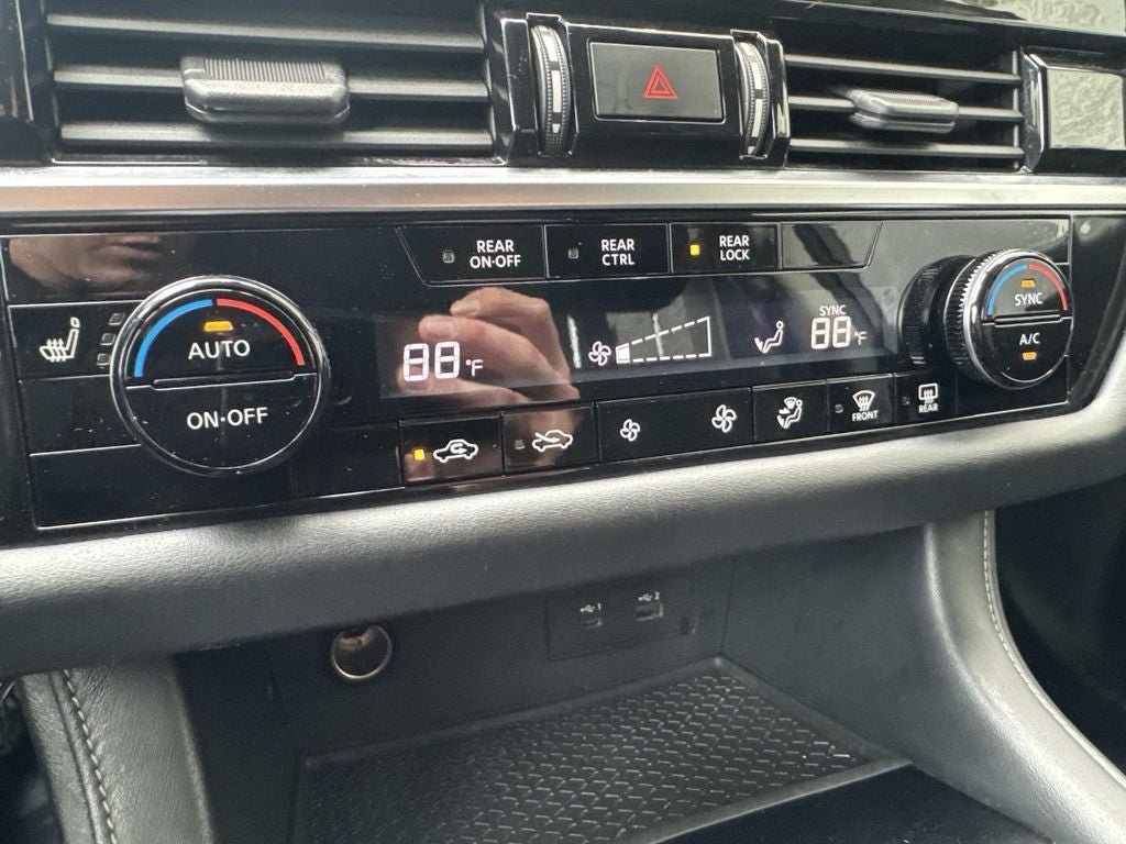 2023 Nissan Pathfinder SV