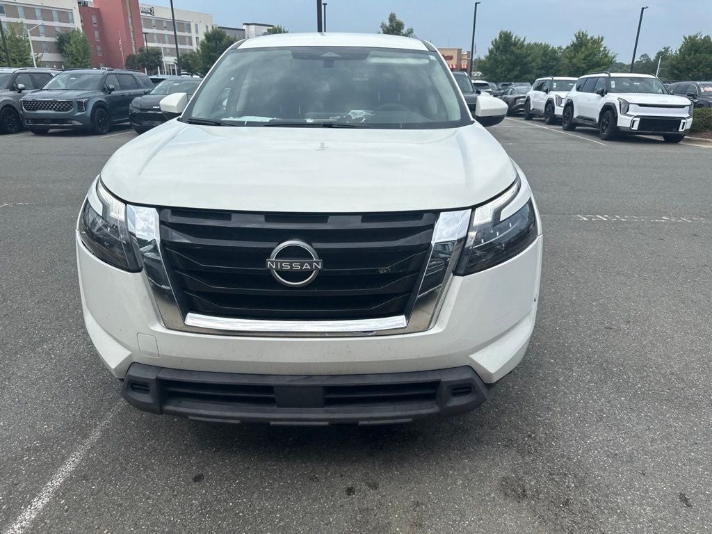 2023 Nissan Pathfinder SV