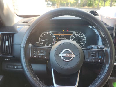 2023 Nissan Pathfinder SV