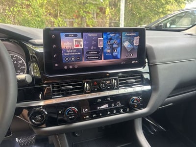 2026 Nissan Pathfinder SV