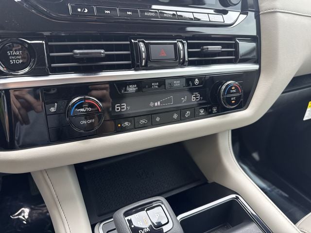 2025 Nissan Pathfinder SL