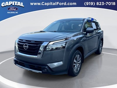 2022 Nissan Pathfinder SL