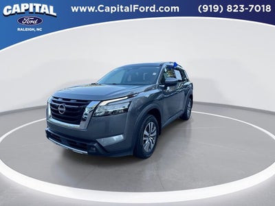 2022 Nissan Pathfinder SL