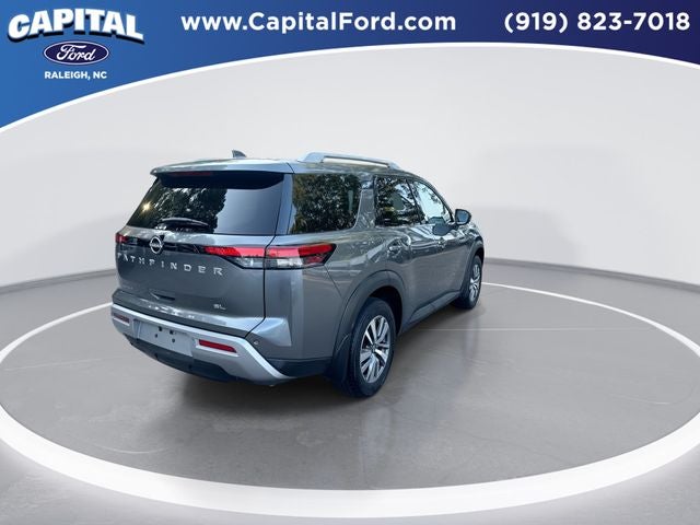 2022 Nissan Pathfinder SL