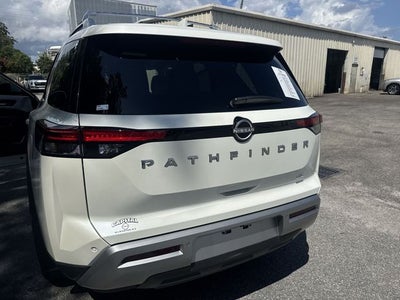 2024 Nissan Pathfinder SL
