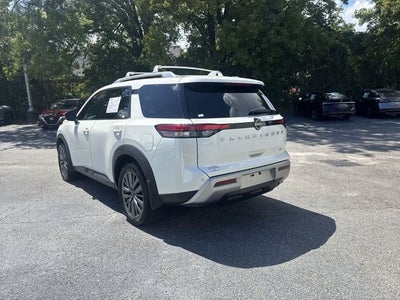2024 Nissan Pathfinder SL