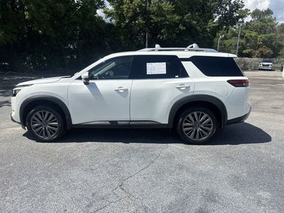 2024 Nissan Pathfinder SL