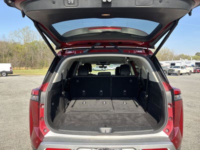 2024 Nissan Pathfinder SL