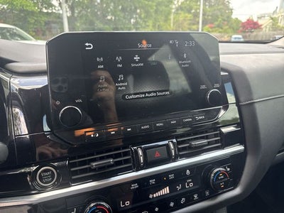 2022 Nissan Pathfinder SL