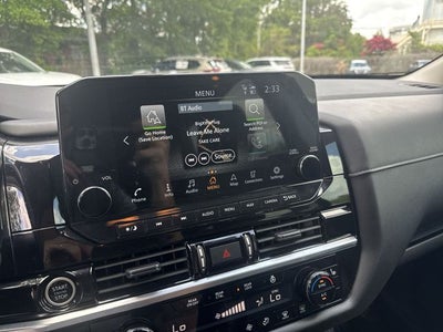 2022 Nissan Pathfinder SL