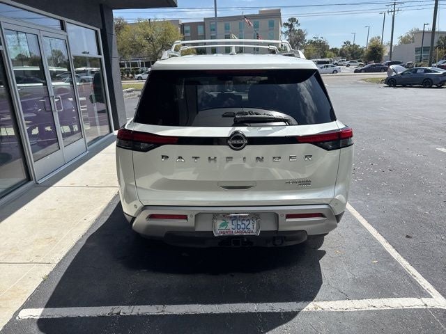 2023 Nissan Pathfinder Platinum