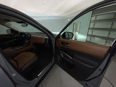 2024 Nissan Pathfinder Platinum