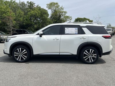 2024 Nissan Pathfinder Platinum