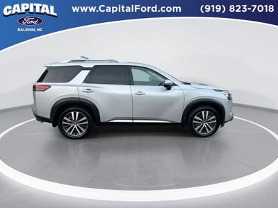 2022 Nissan Pathfinder Platinum