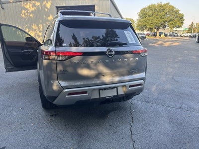 2025 Nissan Pathfinder Platinum
