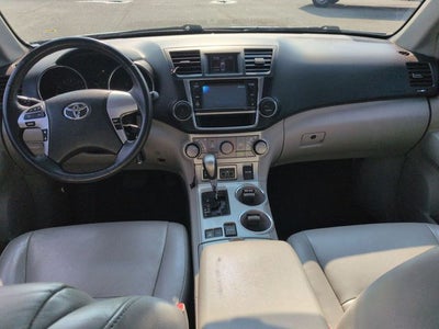 2013 Toyota Highlander SE