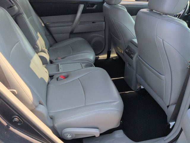 2013 Toyota Highlander SE