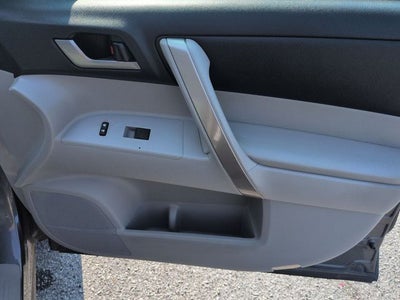 2013 Toyota Highlander SE