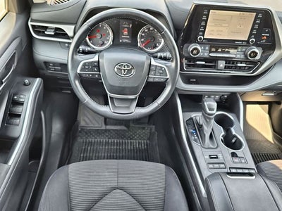 2022 Toyota Highlander LE