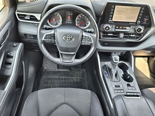 2022 Toyota Highlander LE