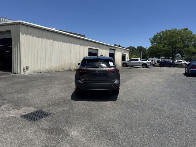 2022 Toyota Highlander L