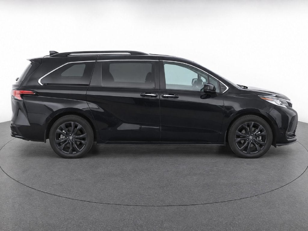 2022 Toyota Sienna XSE 7 Passenger