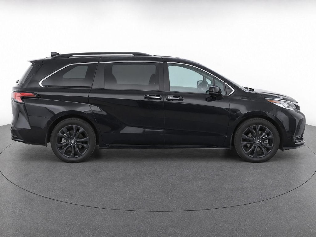 2022 Toyota Sienna XSE 7 Passenger