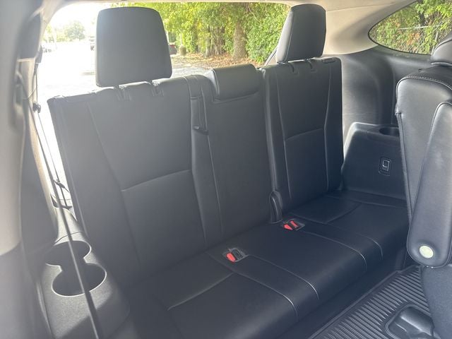 2022 Toyota Highlander Hybrid Platinum